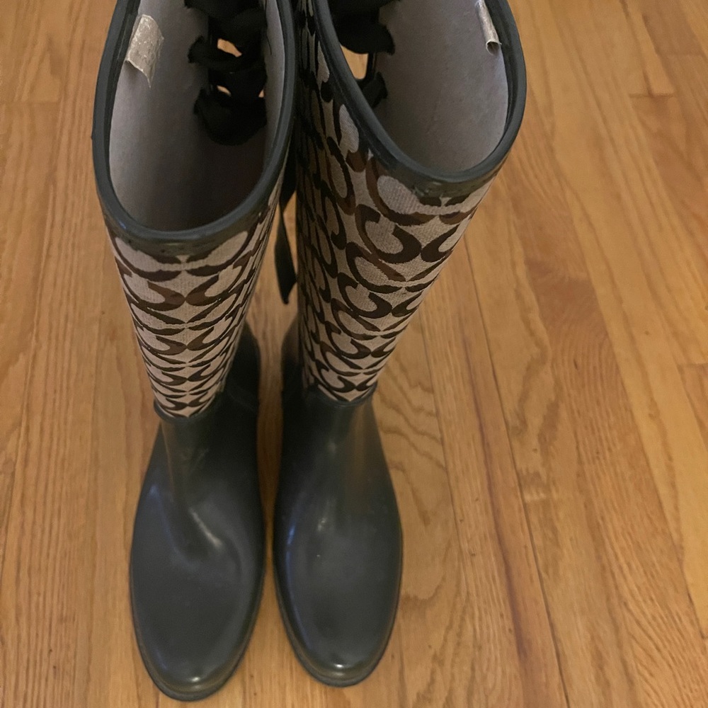 Coach Tristee Rain Boots 10B Women’s Green w/ribbon lace up in back Signature